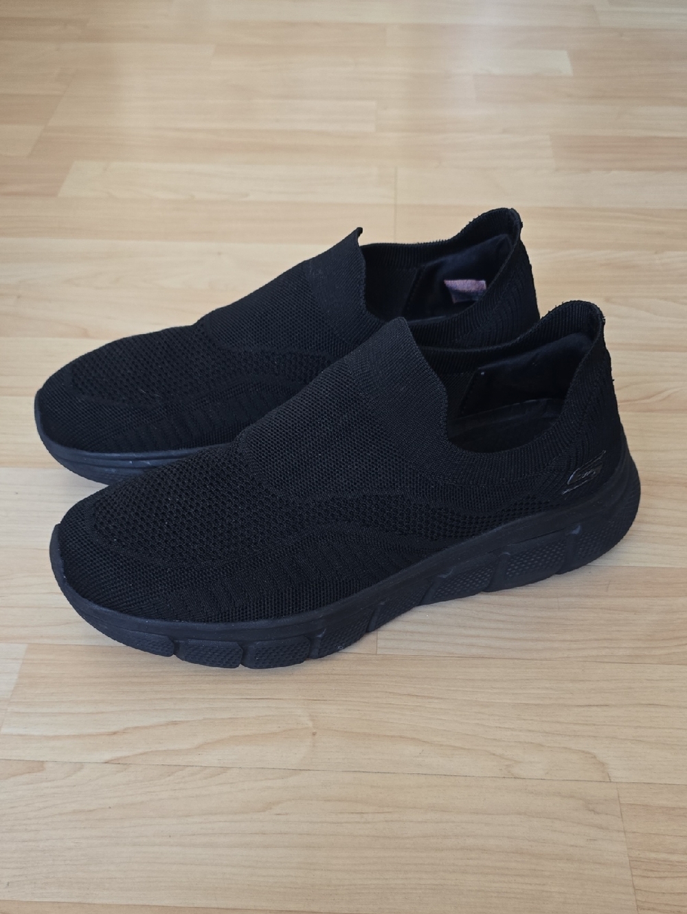 Skechers Men's Black Bobs B Flex-Frigid Edge Sneaker Size 9.5